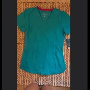 Med Couture Scrub Top size xsmall NWT